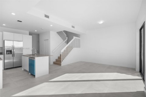 Touwnhouse à louer à Miami, Floride: 3 chambres, 173.73 m2 № 1836297 - photo 11