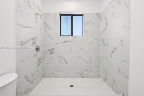 Touwnhouse à louer à Miami, Floride: 3 chambres, 173.73 m2 № 1836297 - photo 15
