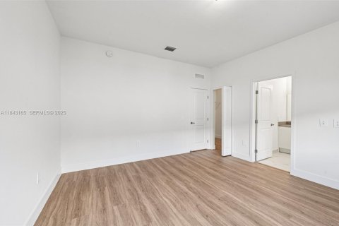 Touwnhouse à louer à Miami, Floride: 3 chambres, 173.73 m2 № 1836297 - photo 18