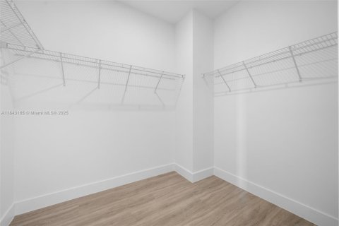 Touwnhouse à louer à Miami, Floride: 3 chambres, 173.73 m2 № 1836297 - photo 14