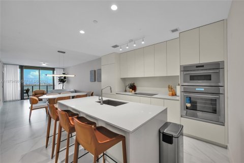 Снять в аренду кондоминиум в Майами, Флорида 3 спальни, 121.33м2, № 2044112 - фото 3