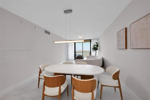 Снять в аренду кондоминиум в Майами, Флорида 3 спальни, 121.33м2, № 2044112 - фото 7