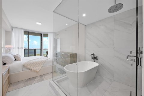 Снять в аренду кондоминиум в Майами, Флорида 3 спальни, 121.33м2, № 2044112 - фото 21