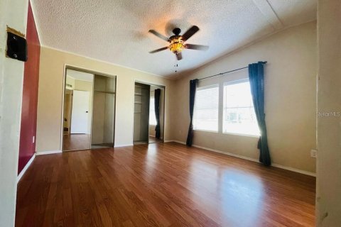 Villa ou maison à vendre à Wesley Chapel, Floride: 7 chambres, 283.35 m2 № 2150947 - photo 12