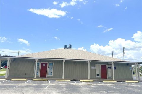 Commercial property in Kissimmee, Florida 557.41 sq.m. № 2224356