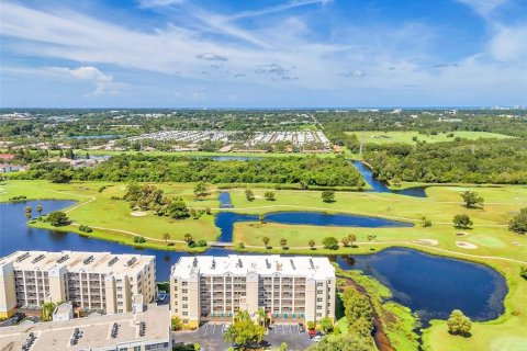 Copropriété à vendre à Largo, Floride: 2 chambres, 122.63 m2 № 1837732 - photo 1