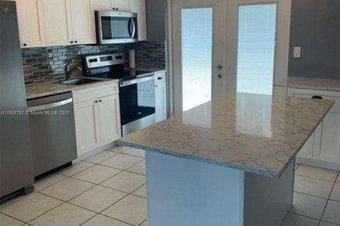 Apartment in Key Largo, Florida 2 bedrooms, 83.61 sq.m. № 1954067 - photo 2
