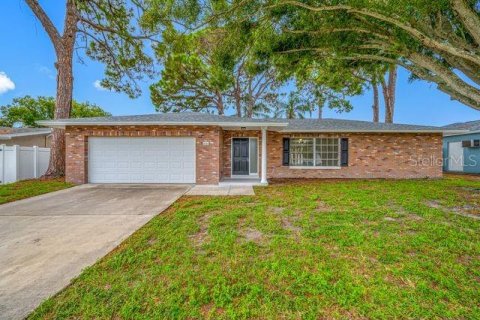 Villa ou maison à vendre à Largo, Floride: 3 chambres, 146.32 m2 № 1913279 - photo 1