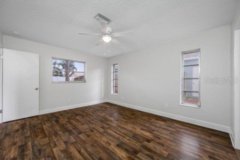 Villa ou maison à vendre à Largo, Floride: 3 chambres, 146.32 m2 № 1913279 - photo 16