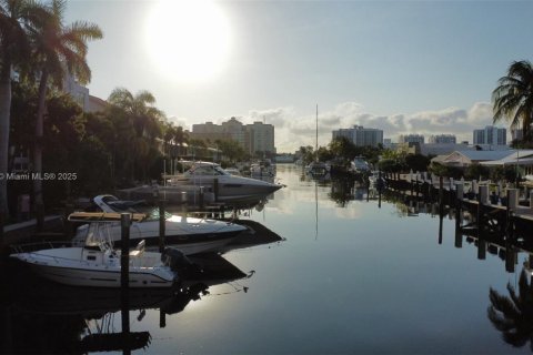Villa ou maison à vendre à Fort Lauderdale, Floride: 4 chambres, 267.74 m2 № 1867137 - photo 4