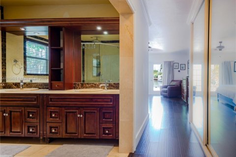 Villa ou maison à vendre à Fort Lauderdale, Floride: 4 chambres, 267.74 m2 № 1867137 - photo 24