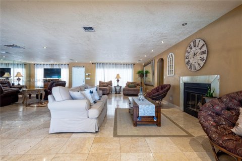Villa ou maison à vendre à Fort Lauderdale, Floride: 4 chambres, 267.74 m2 № 1867137 - photo 16