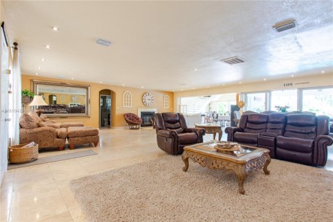 Villa ou maison à vendre à Fort Lauderdale, Floride: 4 chambres, 267.74 m2 № 1867137 - photo 19