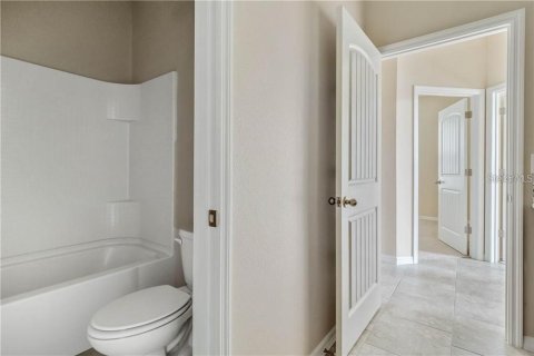 Villa ou maison à louer à Clermont, Floride: 4 chambres, 184.5 m2 № 2109607 - photo 10