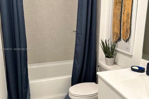 Снять в аренду таунхаус в Хомстед, Флорида 3 спальни, 159.98м2, № 1994631 - фото 15