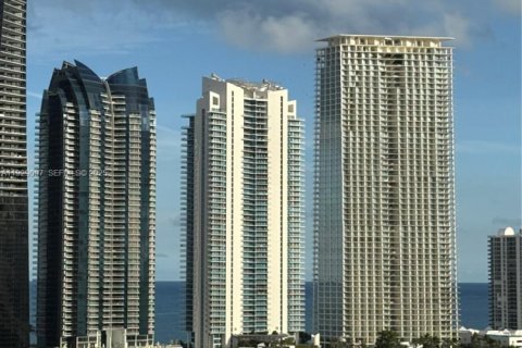 Condo in Sunny Isles Beach, Florida, 2 bedrooms  № 1989929 - photo 3