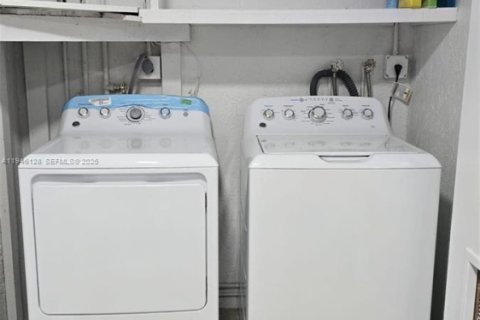 Copropriété à louer à Miami, Floride: 3 chambres, 108.05 m2 № 2002454 - photo 11