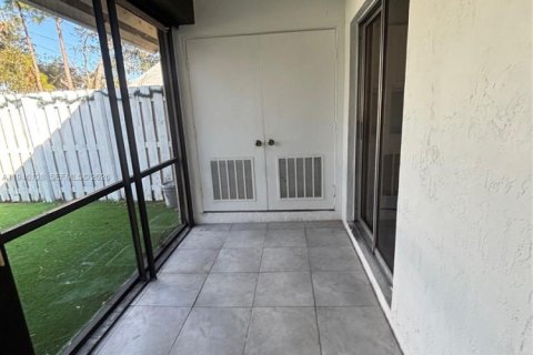 Copropriété à louer à Miami, Floride: 3 chambres, 108.05 m2 № 2002454 - photo 10