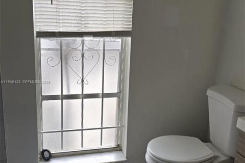 Copropriété à louer à Miami, Floride: 3 chambres, 108.05 m2 № 2002454 - photo 9