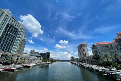 Condominio en venta en Tampa, Florida, 1 dormitorio, 94.3 m2 № 2096897 - foto 6