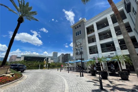 Condominio en venta en Tampa, Florida, 1 dormitorio, 94.3 m2 № 2096897 - foto 11