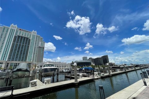 Condominio en venta en Tampa, Florida, 1 dormitorio, 94.3 m2 № 2096897 - foto 4