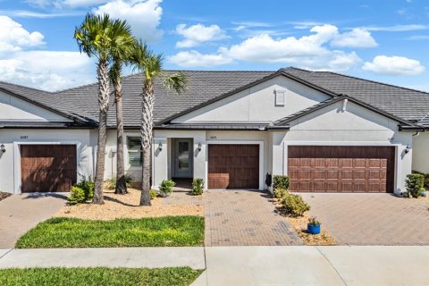 House in San Antonio, Florida 2 bedrooms, 130.53 sq.m. № 2094857