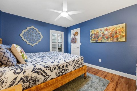 House in Port Charlotte, Florida 3 bedrooms, 197.6 sq.m. № 2144133 - photo 28