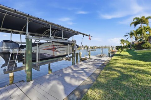 House in Port Charlotte, Florida 3 bedrooms, 197.6 sq.m. № 2144133 - photo 16