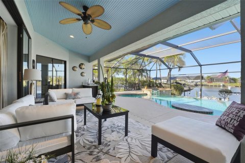 House in Port Charlotte, Florida 3 bedrooms, 197.6 sq.m. № 2144133 - photo 10