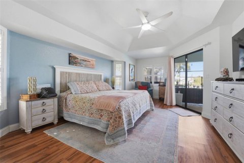 House in Port Charlotte, Florida 3 bedrooms, 197.6 sq.m. № 2144133 - photo 23