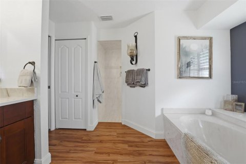 House in Port Charlotte, Florida 3 bedrooms, 197.6 sq.m. № 2144133 - photo 27