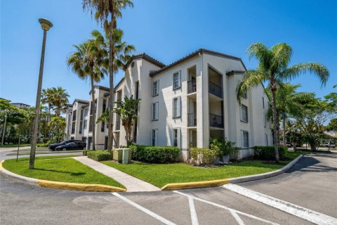 Condominio en alquiler en Doral, Florida, 1 dormitorio, 69.03 m2 № 2063679 - foto 2