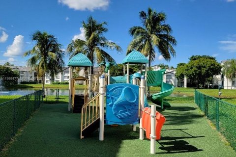 Condominio en alquiler en Doral, Florida, 1 dormitorio, 69.03 m2 № 2063679 - foto 19