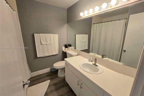 Condominio en alquiler en Doral, Florida, 1 dormitorio, 69.03 m2 № 2063679 - foto 11