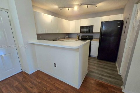 Condominio en alquiler en Doral, Florida, 1 dormitorio, 69.03 m2 № 2063679 - foto 12