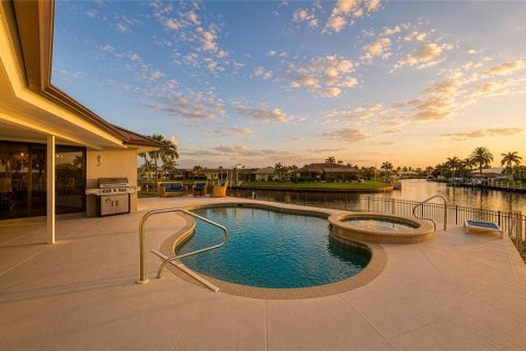 Villa ou maison à vendre à Punta Gorda, Floride: 3 chambres, 212.19 m2 № 2156844 - photo 3