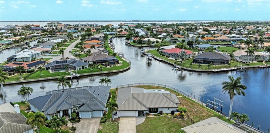Villa ou maison à Punta Gorda, Floride 3 chambres, 212.19 m2 № 2156844