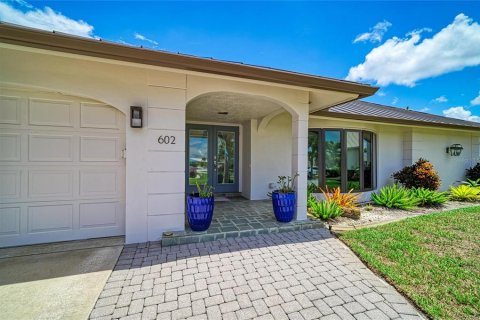 Villa ou maison à vendre à Punta Gorda, Floride: 3 chambres, 212.19 m2 № 2156844 - photo 5