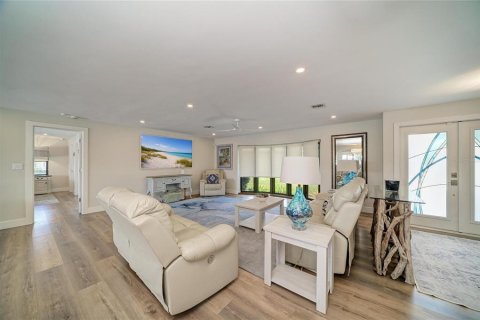 Villa ou maison à vendre à Punta Gorda, Floride: 3 chambres, 212.19 m2 № 2156844 - photo 9