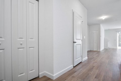 Купить таунхаус в Порт-Сент-Луси, Флорида 3 комнаты, 151.62м2, № 2244767 - фото 11