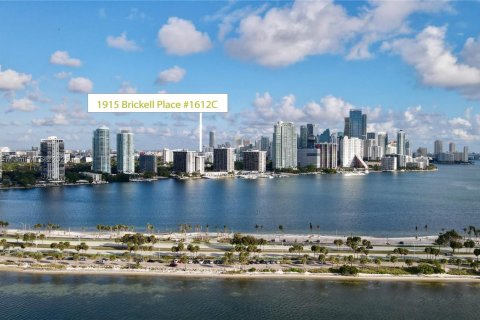 Condo in Miami, Florida, 2 bedrooms  № 1697399 - photo 14