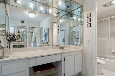 Condo in Aventura, Florida, 2 bedrooms  № 1948764 - photo 12