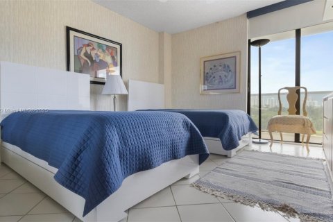 Condo in Aventura, Florida, 2 bedrooms  № 1948764 - photo 16
