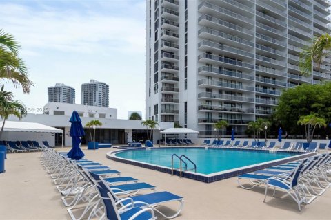 Condo in Aventura, Florida, 2 bedrooms  № 1948764 - photo 30