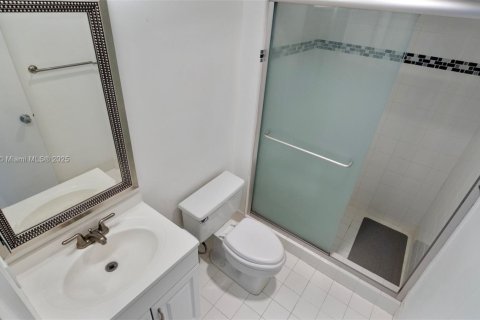 Condo in Aventura, Florida, 2 bedrooms  № 1948764 - photo 17