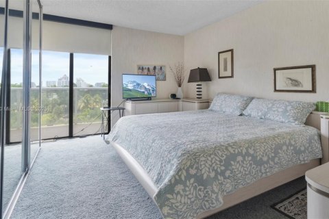 Condo in Aventura, Florida, 2 bedrooms  № 1948764 - photo 11