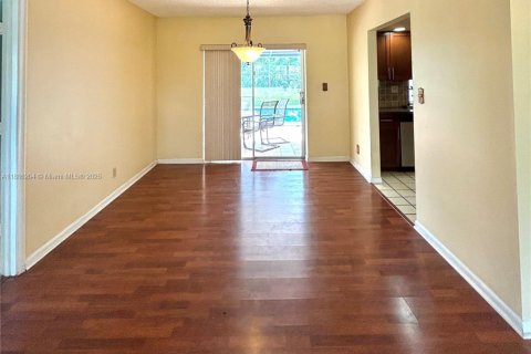 Купить виллу или дом в Плантация, Флорида 4 спальни, 208.66м2, № 1942619 - фото 8