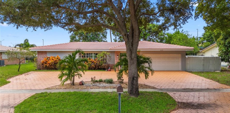 Дом в Плантация, Флорида 4 спальни, 208.66м2 № 1942619