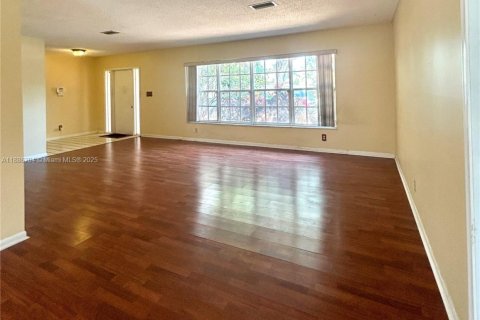 Купить виллу или дом в Плантация, Флорида 4 спальни, 208.66м2, № 1942619 - фото 6